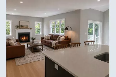 17 West Main Street, Upton, MA 01568 - Photo 3