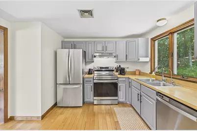 19 Westview Ter, Easthampton, MA 01027 - Photo 17
