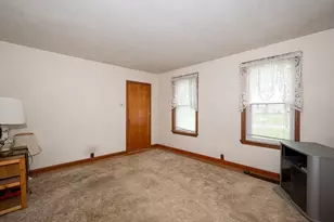 22 Comins Rd, Oxford, MA 01537 - Photo 7