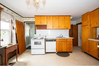 22 Comins Rd, Oxford, MA 01537 - Photo 3