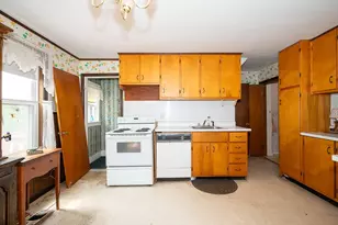 22 Comins Rd, Oxford, MA 01537 - Photo 3