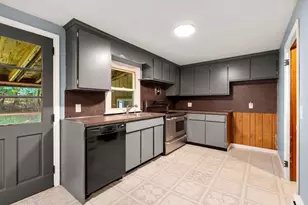 85 Keddy St, Springfield, MA 01109 - Photo 9