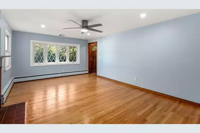 85 Keddy St, Springfield, MA 01109 - Photo 3