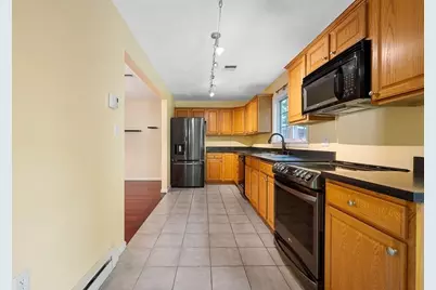 14 Mount Vernon St #A, Worcester, MA 01605 - Photo 9