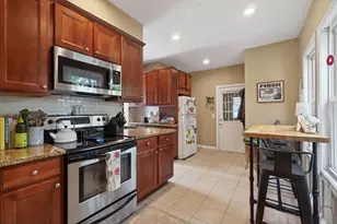62 Hudson St, Somerville, MA 02143 - Photo 5