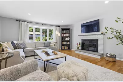 42 Ledgewod Rd, Framingham, MA 01701 - Photo 3