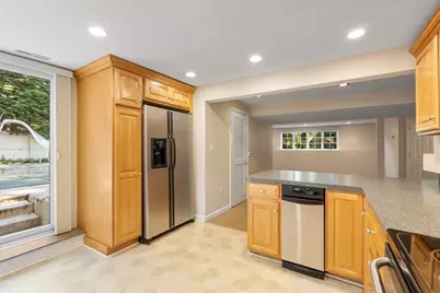 114 Albemarle, Norwood, MA 02062 - Photo 23