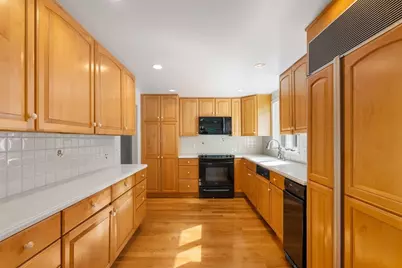 114 Albemarle, Norwood, MA 02062 - Photo 5
