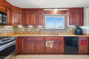 218 Calvary St, Waltham, MA 02453 - Photo 5