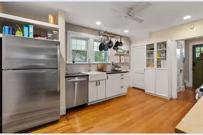94 Town Hill St, Quincy, MA 02169 - Photo 15