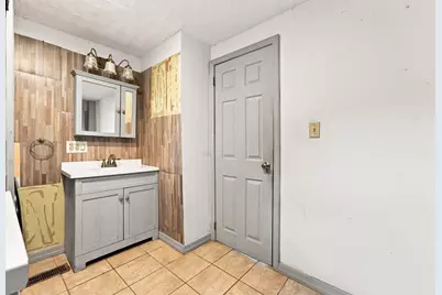 28 Tremont St, Athol, MA 01331 - Photo 21