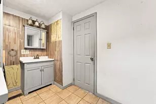 28 Tremont St, Athol, MA 01331 - Photo 21