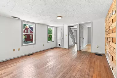 28 Tremont St, Athol, MA 01331 - Photo 9