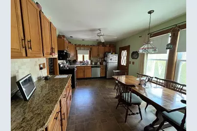 25 Eastern Ave, Beverly, MA 01915 - Photo 9