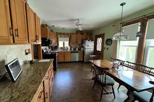 25 Eastern Ave, Beverly, MA 01915 - Photo 9