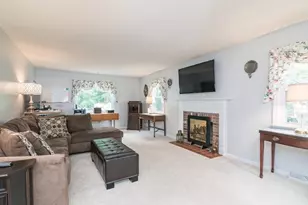 49 Quinnehtuk Rd, Longmeadow, MA 01106 - Photo 9