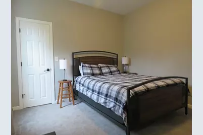 26 Edward St, New Bedford, MA 02740 - Photo 11