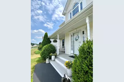 35 Brunelle Dr, Rutland, MA 01543 - Photo 3