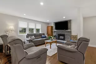 19 Michael Ave, Nashua, NH 03062 - Photo 9