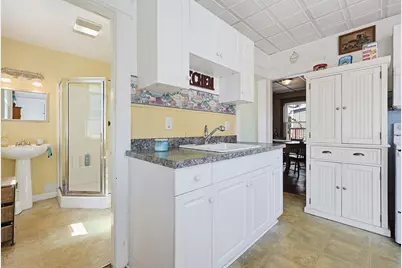 8 Wilder Ave, Lowell, MA 01851 - Photo 9
