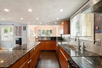 11 Jackson St, Saugus, MA 01906 - Photo 9