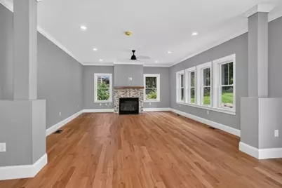 121 Lexington St, Burlington, MA 01803 - Photo 9