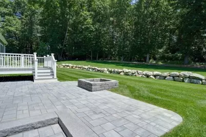 121 Lexington St, Burlington, MA 01803 - Photo 5