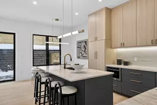 82-84 East Side Pkwy, Newton, MA 02458 - Photo 9