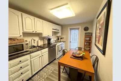 7 Harvard Sq #3B, Brookline, MA 02446 - Photo 9