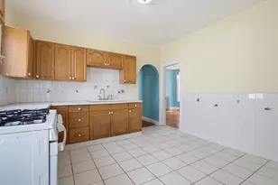 23 Santuit St, Boston, MA 02124 - Photo 9