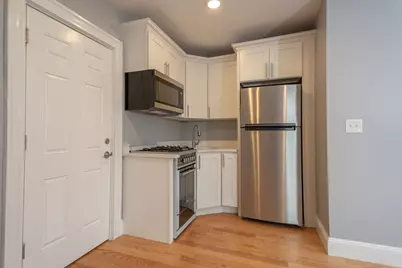 293 Fayette St #3, Quincy, MA 02170 - Photo 3