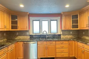 36 Crescent Dr, Ludlow, MA 01056 - Photo 3