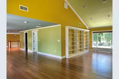 36 Crescent Dr, Ludlow, MA 01056 - Photo 9