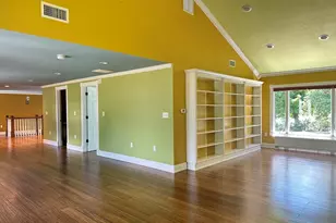 36 Crescent Dr, Ludlow, MA 01056 - Photo 9