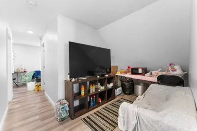 105 Thompson St, New Bedford, MA 02740 - Photo 13