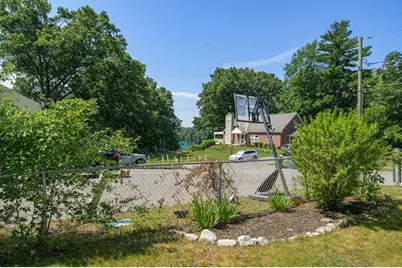 99 Lakevilla Ave, Springfield, MA 01109 - Photo 31