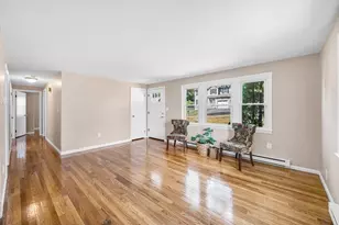99 Lakevilla Ave, Springfield, MA 01109 - Photo 9