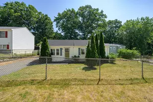 99 Lakevilla Ave, Springfield, MA 01109 - Photo 31