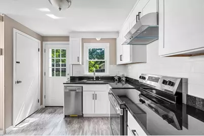 99 Lakevilla Ave, Springfield, MA 01109 - Photo 13