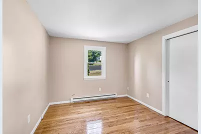 99 Lakevilla Ave, Springfield, MA 01109 - Photo 15