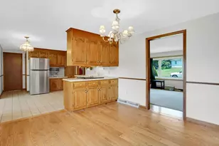 264 Greystone Ave, West Springfield, MA 01089 - Photo 9