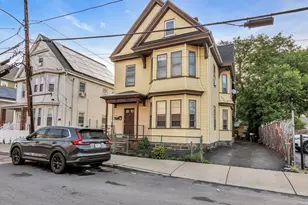 7 Trenton St, Lawrence, MA 01841 - Photo 3