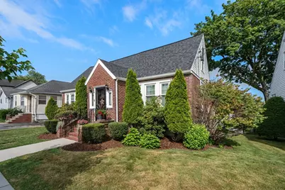 25 Piermont St, Watertown, MA 02472 - Photo 5