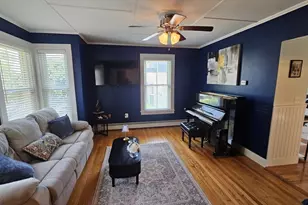 112 Dutcher St, Hopedale, MA 01747 - Photo 3