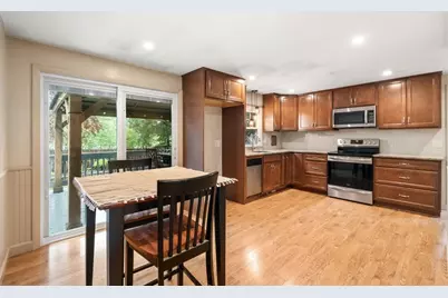 26 Walnut St, Attleboro, MA 02703 - Photo 9