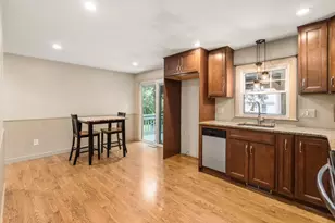 26 Walnut St, Attleboro, MA 02703 - Photo 5