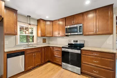 26 Walnut St, Attleboro, MA 02703 - Photo 7