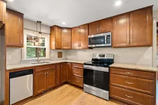 26 Walnut St, Attleboro, MA 02703 - Photo 7