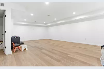 70 Walker St #Front, Newton, MA 02460 - Photo 15