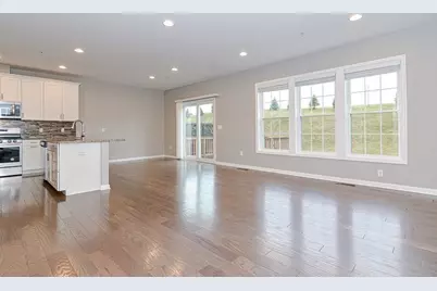 22 Locust Ln #22, Hopkinton, MA 01748 - Photo 5